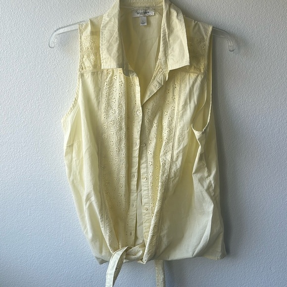 Dress Barn top light yellow eyelet front tie summer happy size Large - Picture 2 of 11